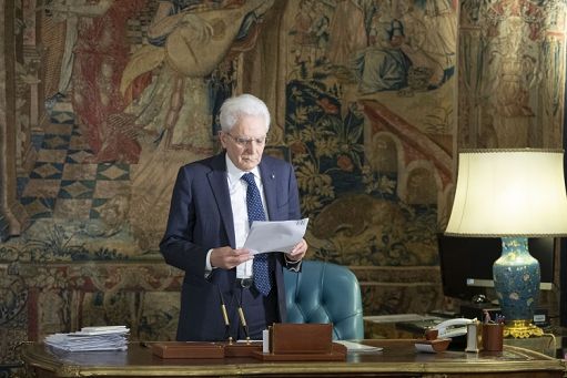 Mattarella: gli Stati ritrovino autorità sui poteri privati in tecnologia e finanza Mattarella: gli Stati ritrovino autorità sui poteri privati in tecnologia e finanza