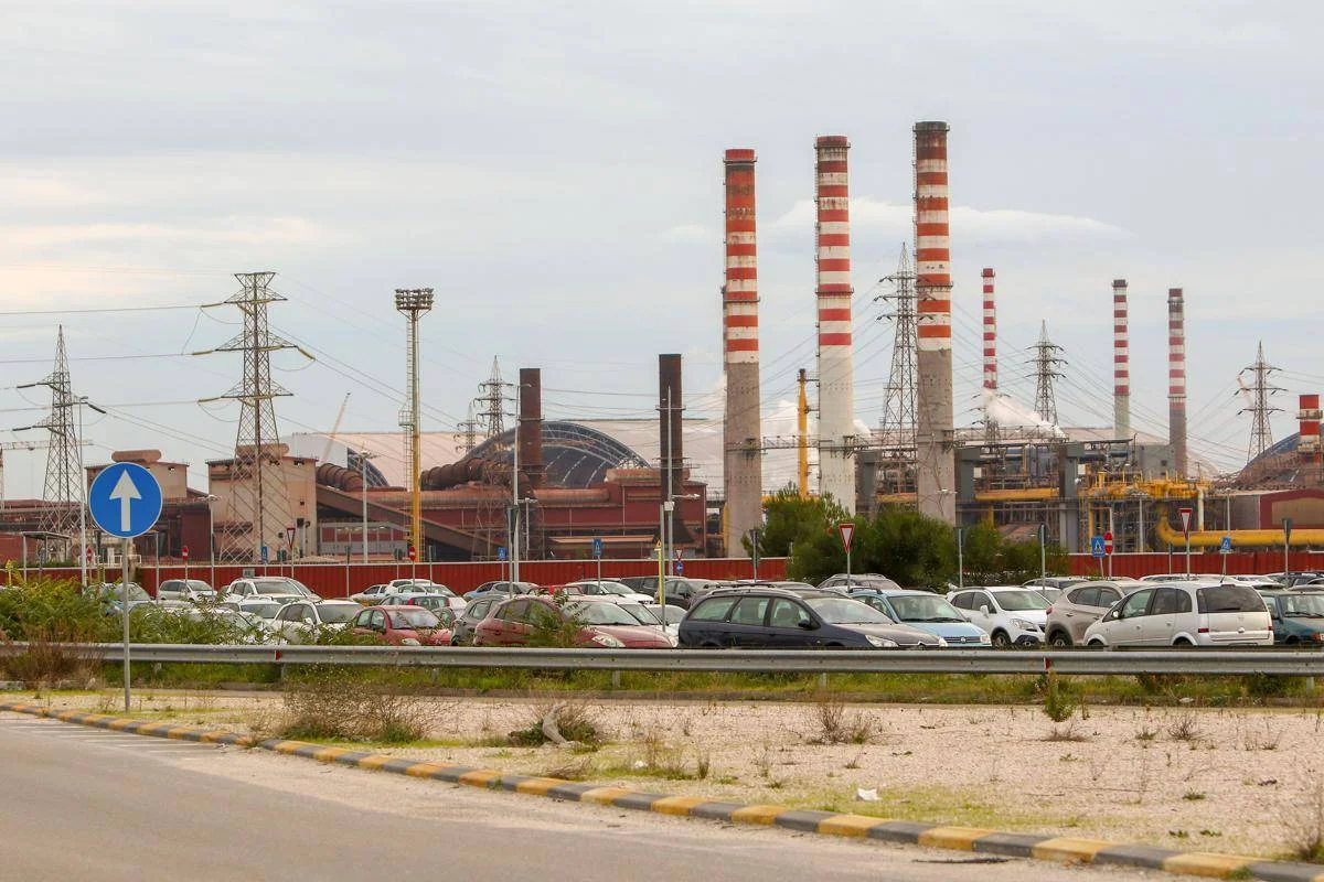 Ex Ilva, licenziamenti e decreto congelati: si attende la decisione della Cassazione Ex Ilva, licenziamenti e decreto congelati: si attende la decisione della Cassazione