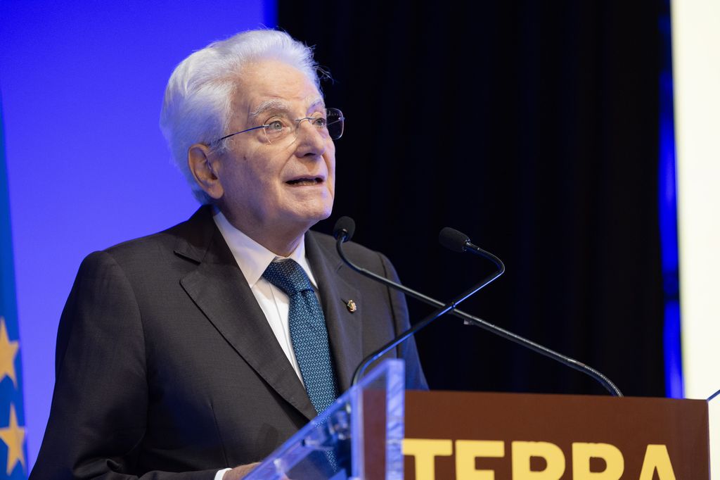 Mattarella: guerre insensate, San Francesco possa indicare via della pace Mattarella: guerre insensate, San Francesco possa indicare via della pace