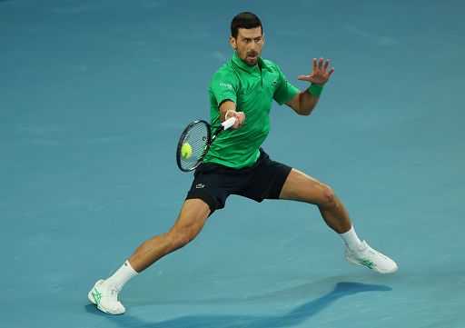 Djokovic ferma Zverev e va in semifinale a Pechino Djokovic ferma Zverev e va in semifinale a Pechino
