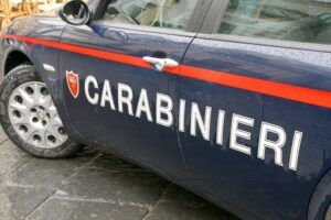 Torino, tenta di strangolare la moglie: lei si salva, lui si suicida Torino, tenta di strangolare la moglie: lei si salva, lui si suicida